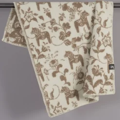 Barnfilt Leksand beige 65x95cm med dalahästar och kurbits