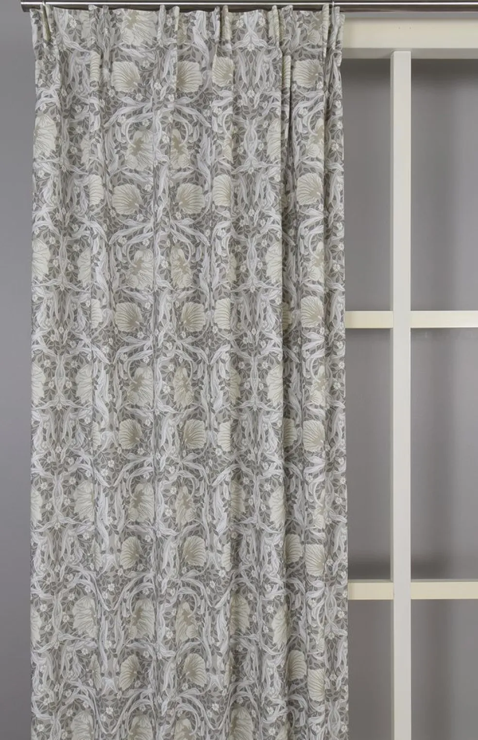Grace beige gardiner - Klassisk blommig Arts and Crafts design