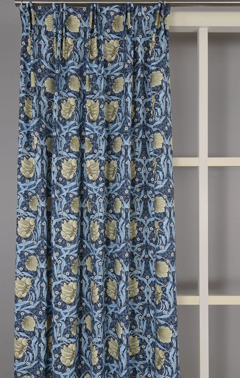 Grace blå gardiner - Klassisk blommig Arts and Crafts design