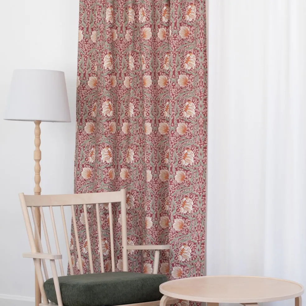 Grace röd gardiner - Klassisk blommig Arts and Crafts design