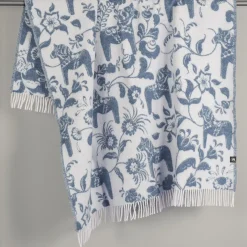 Leksand blå ullpläd 130x170 cm – dalahästar i 100% ull