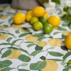 Limone bordsduk – Citronmönstrad för en somrig dukning