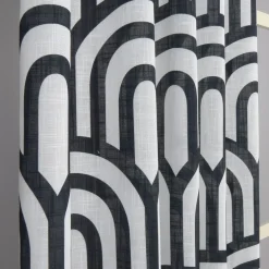 Metro gardiner – Grafisk svartvit gardin med modern design