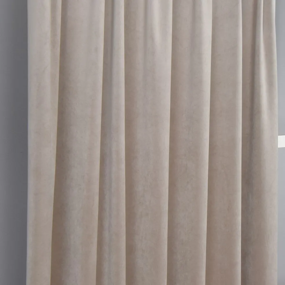 Velvet sand enfärgat sammetstyg